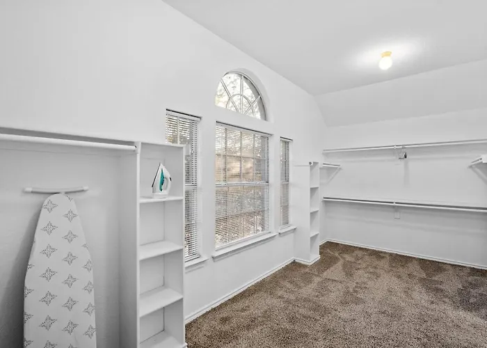Spacious 4-bedroom For Relocating Families